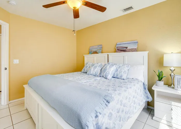Ferienhaus Lakefront W/ Outdoor Oasis In Glendale!