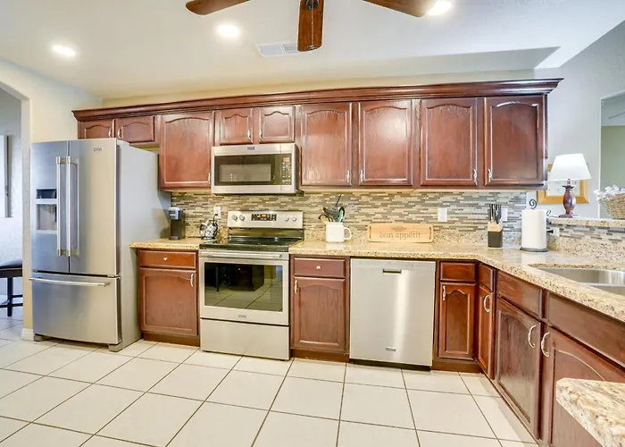Lakefront W/ Outdoor Oasis In Glendale! Ferienhaus