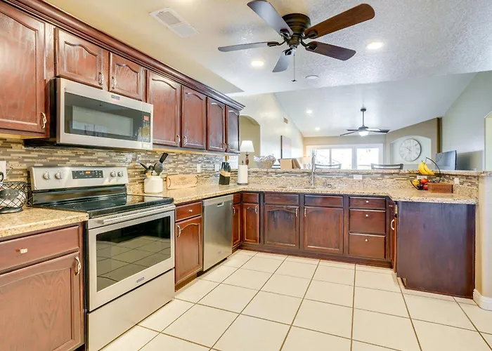 Ferienhaus Lakefront W/ Outdoor Oasis In Glendale! *